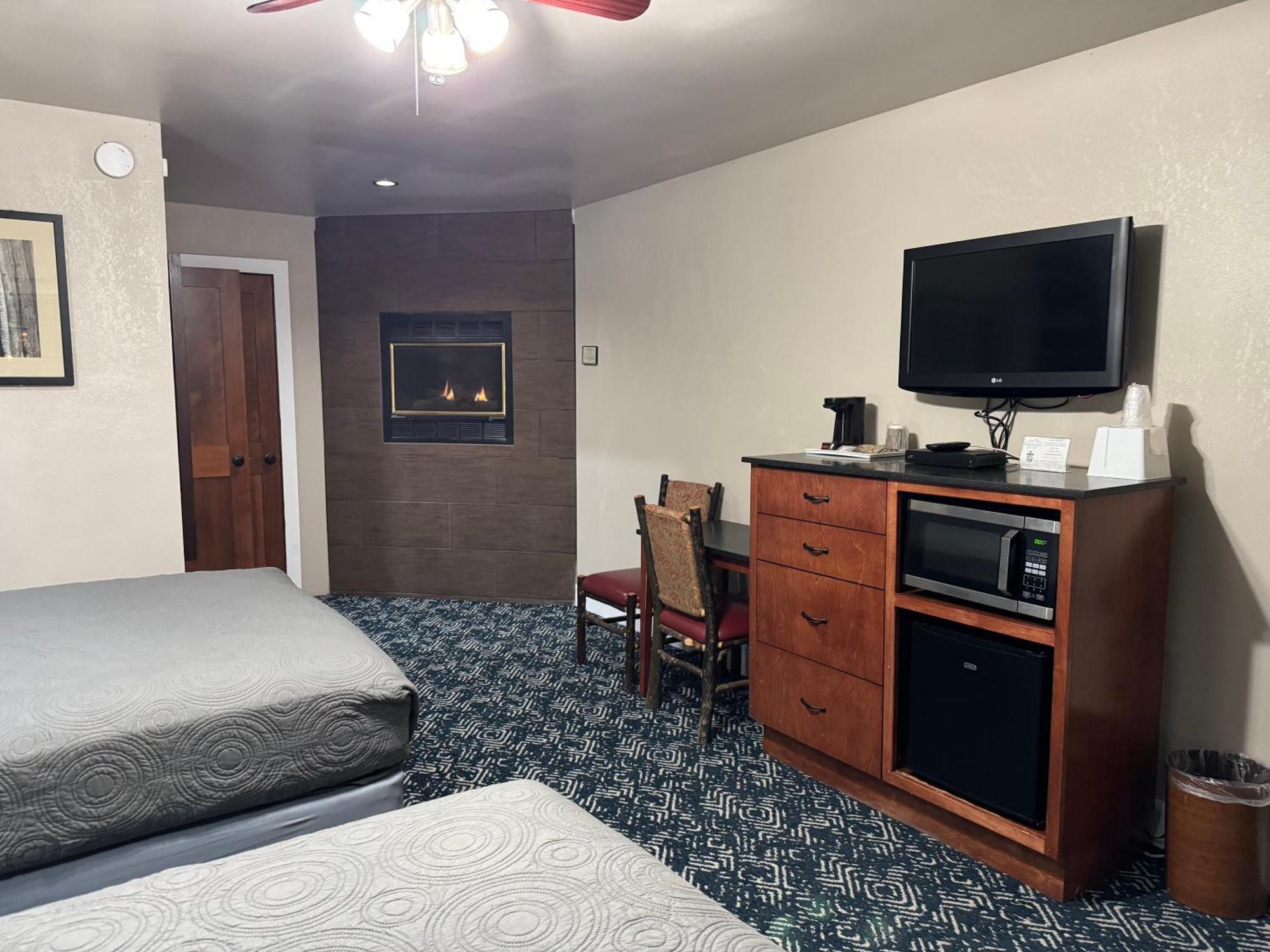 Queen Room with Two Queen Beds (No A/C)